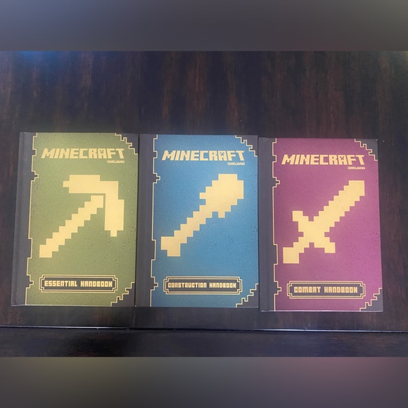 Set of 3 Minecraft Handbooks in like new condition - Picture 2 of 3